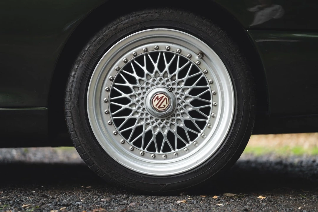 1994 MG RV8 - Image 18 of 30