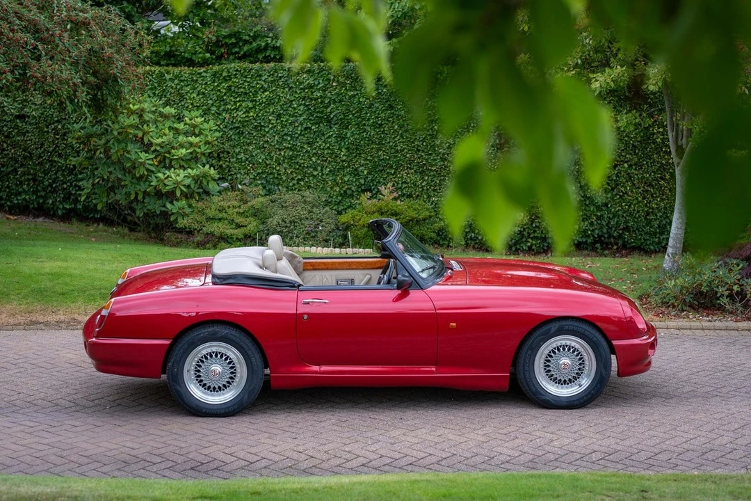 1994 MG RV8 - Image 10 of 30