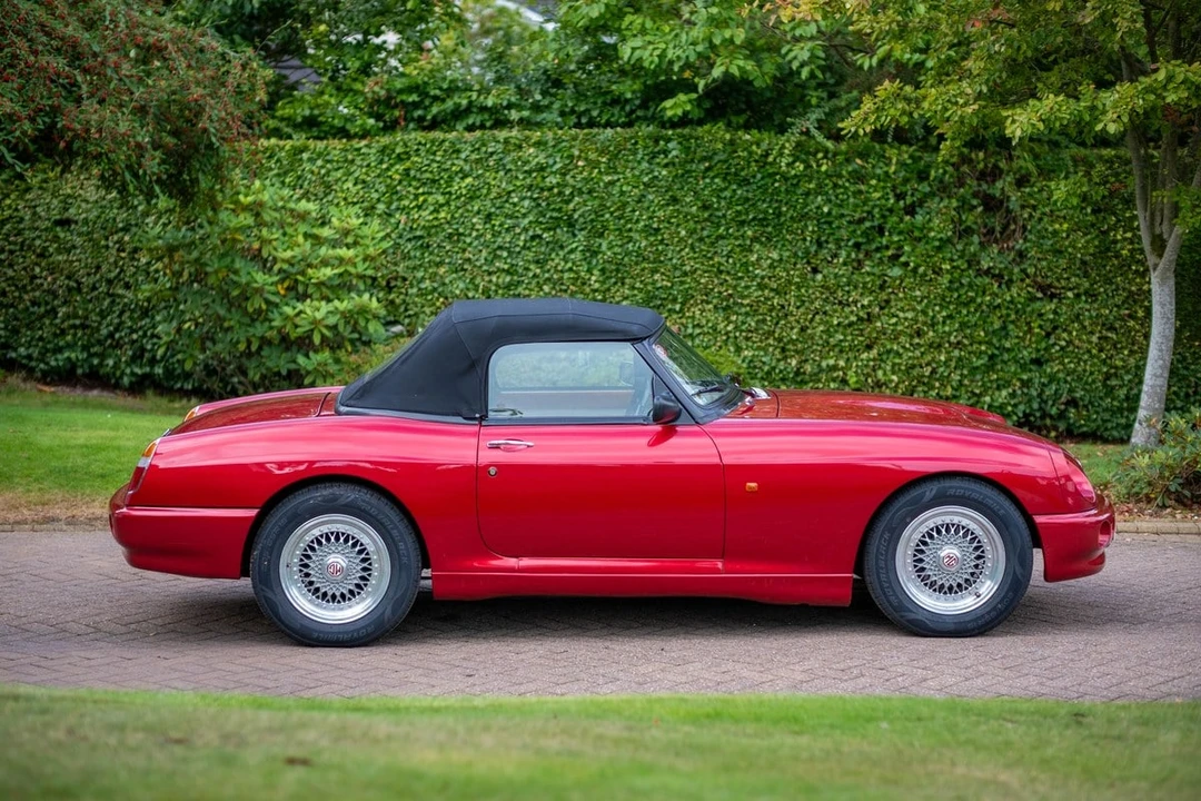 1994 MG RV8 - Image 25 of 30