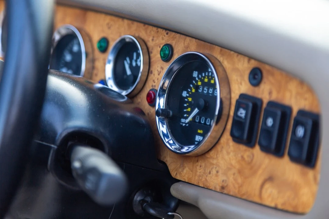 1994 MG RV8 - Image 25 of 30
