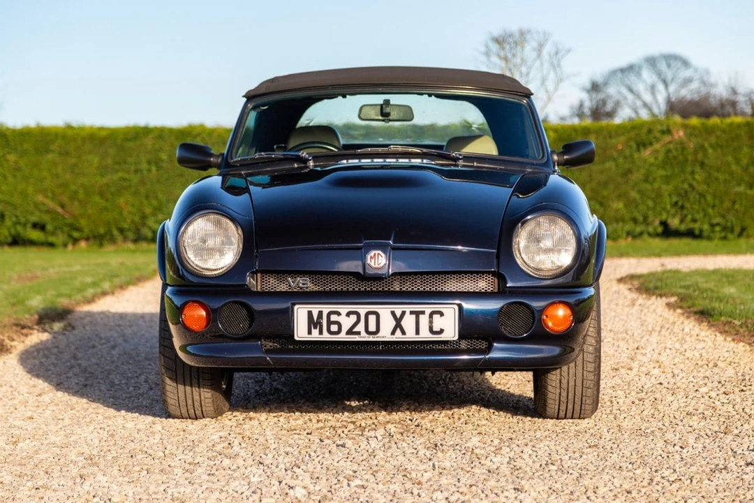 1994 MG RV8 - Image 10 of 30