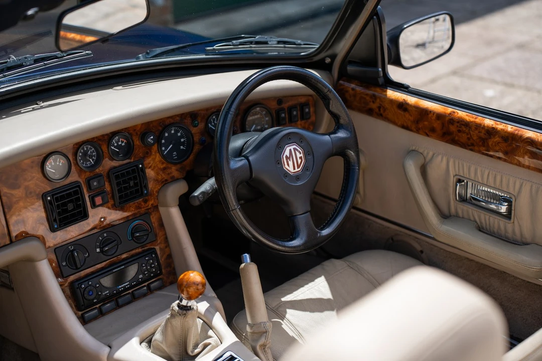 1998 MG RV8 - Image 30 of 30