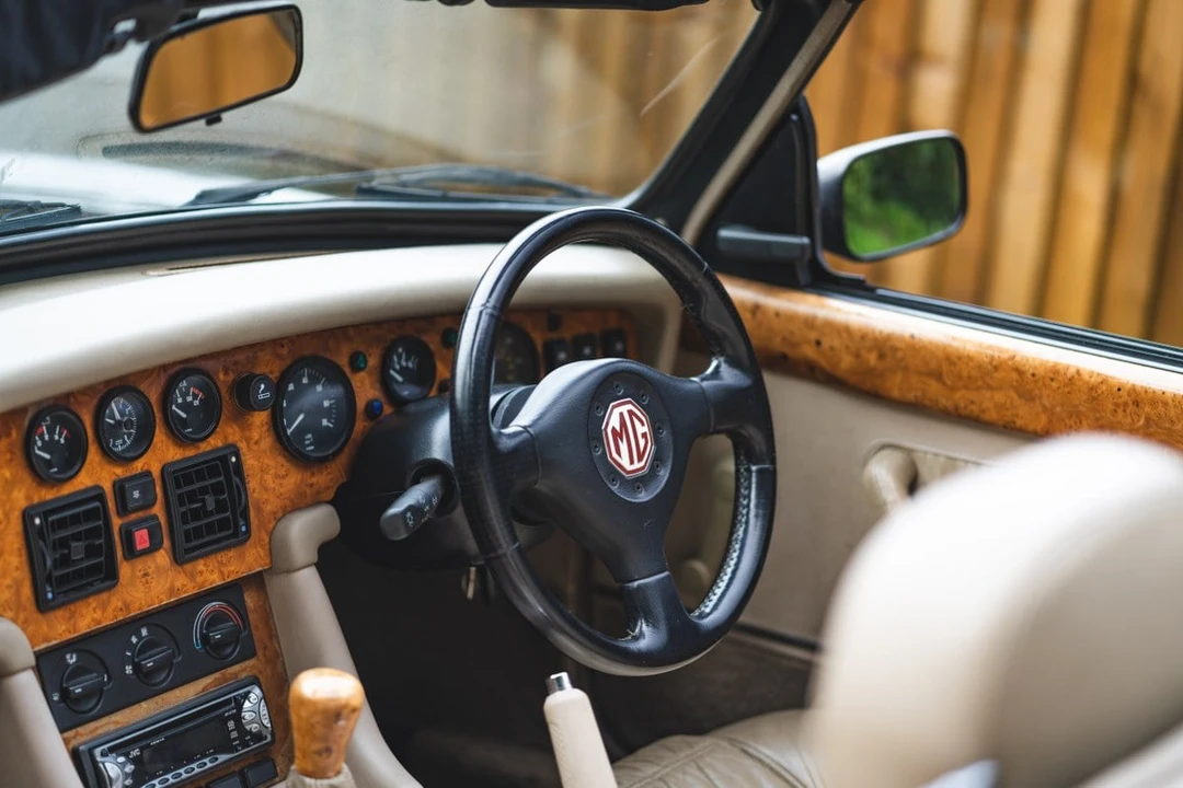 1994 MG RV8 - Image 20 of 30