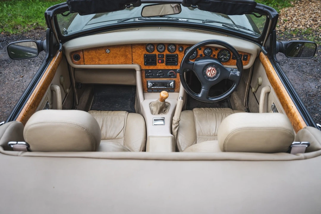 1994 MG RV8 - Image 24 of 30