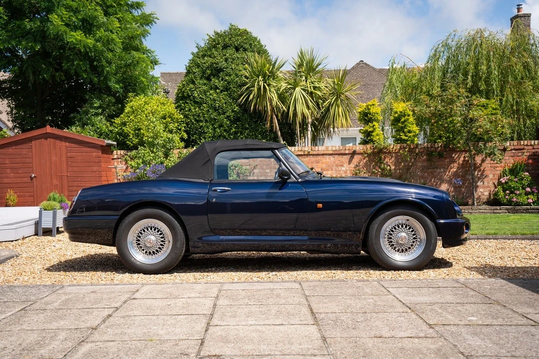 1998 MG RV8 - Image 17 of 30