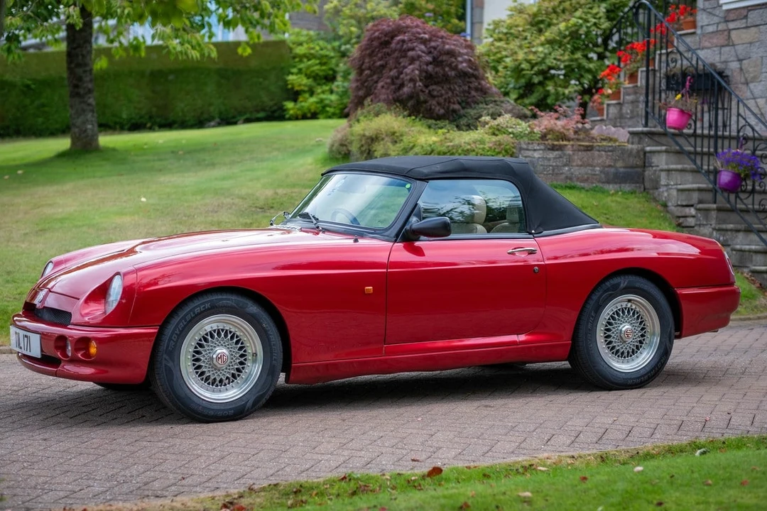 1994 MG RV8 - Image 18 of 30
