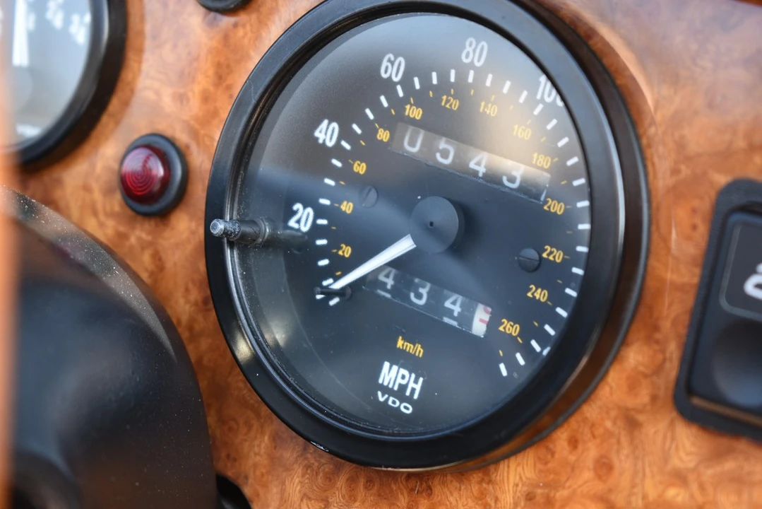1994 MG RV8 - Image 29 of 30
