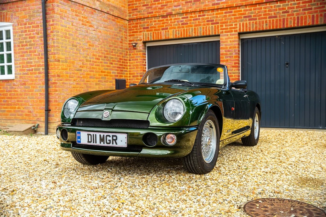 1994 MG RV8 - Image 15 of 30