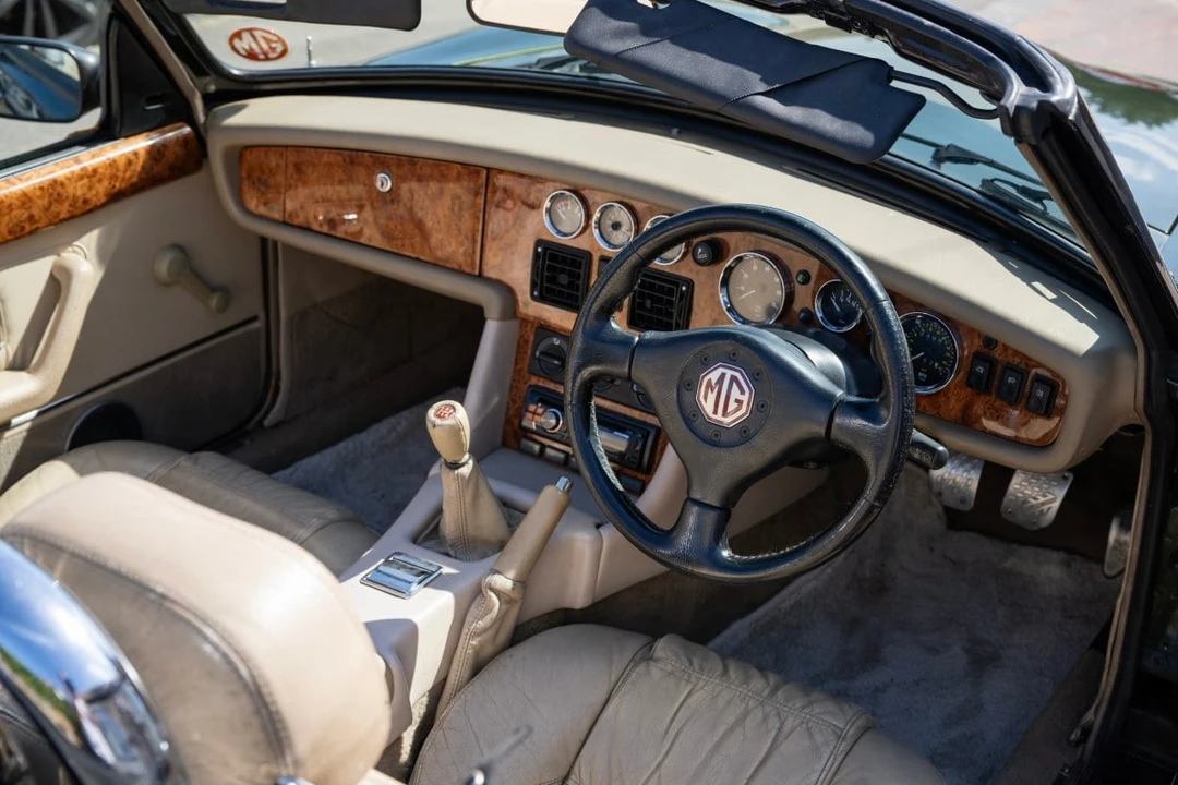1994 MG RV8 - Image 24 of 30