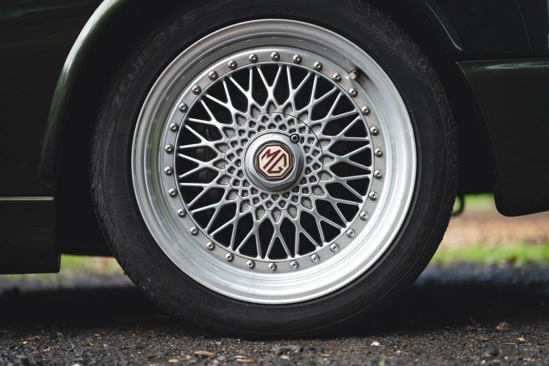 1994 MG RV8 - Image 16 of 30