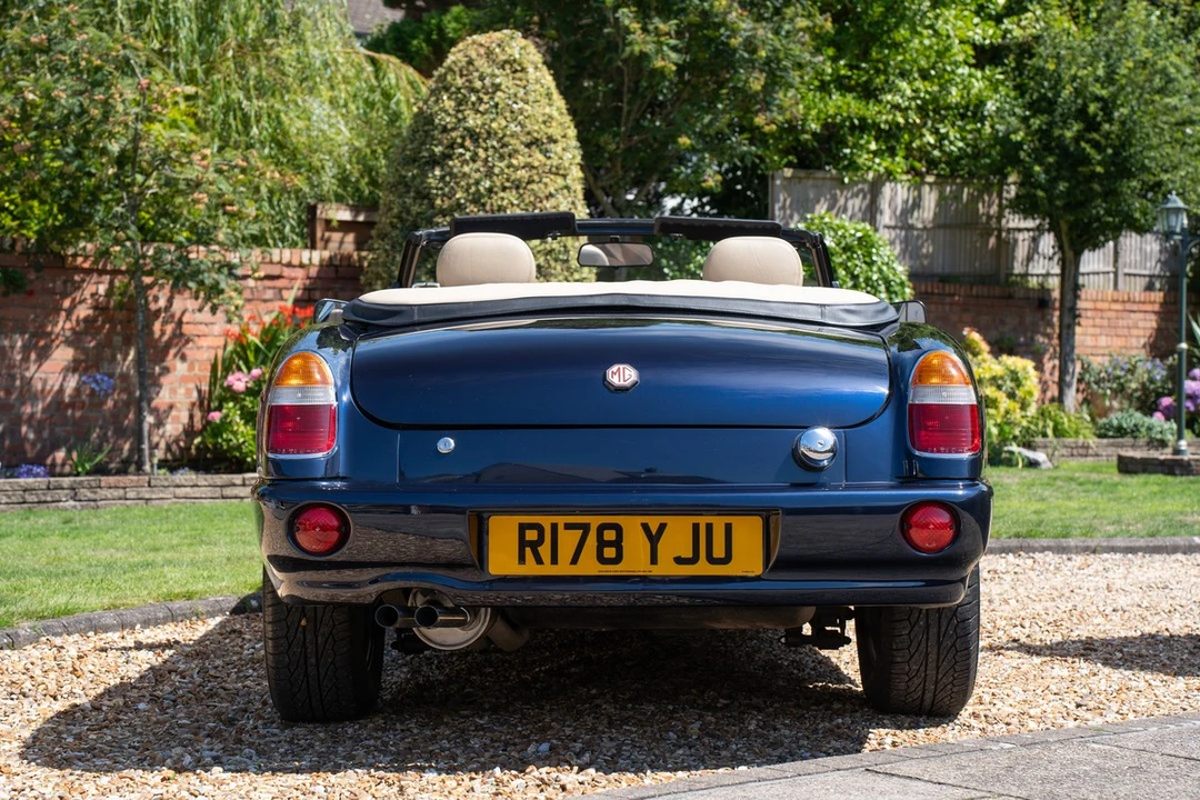 1998 MG RV8 - Image 12 of 30