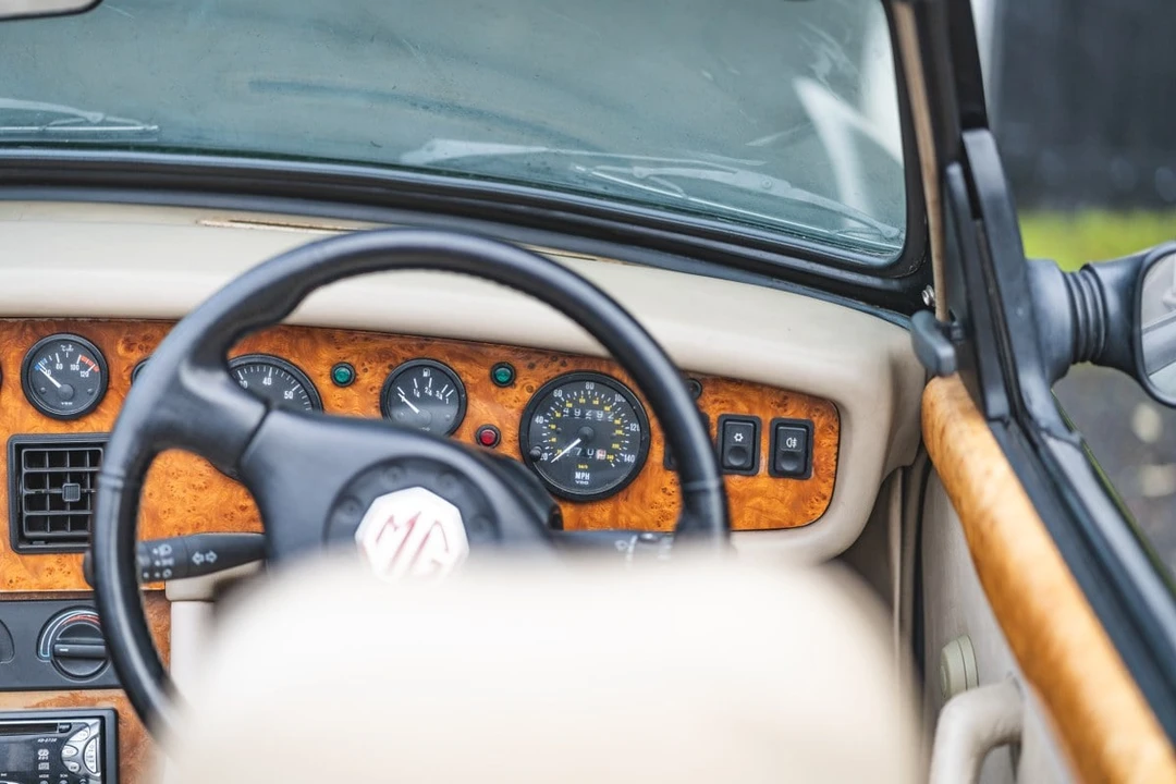 1994 MG RV8 - Image 30 of 30