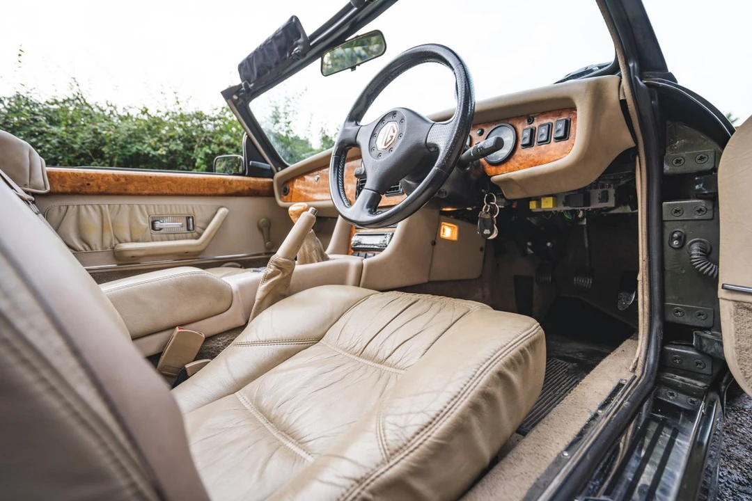 1994 MG RV8 - Image 25 of 30