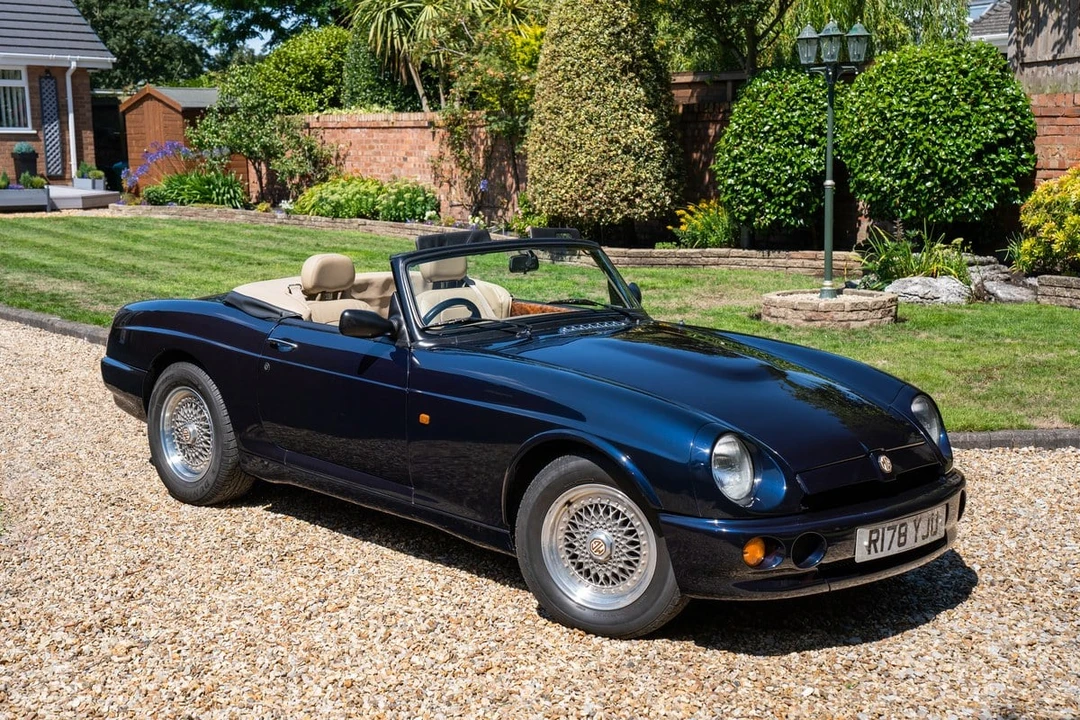 1998 MG RV8 - Image 2 of 30