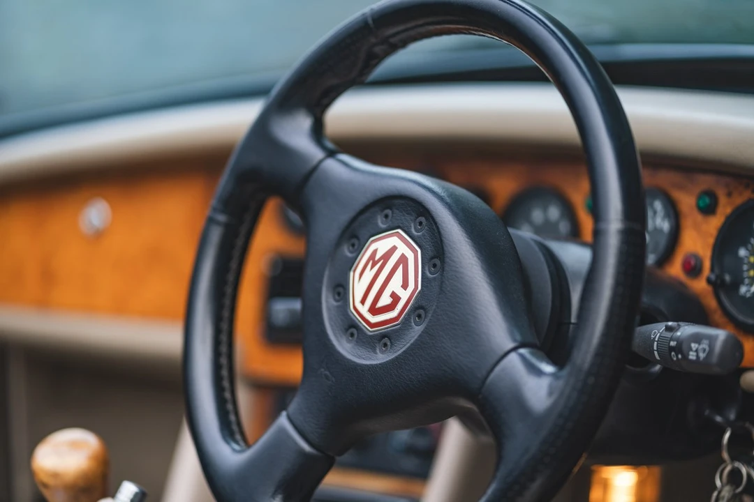 1994 MG RV8 - Image 22 of 30