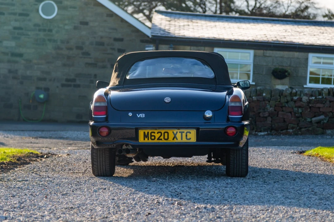 1994 MG RV8 - Image 15 of 30