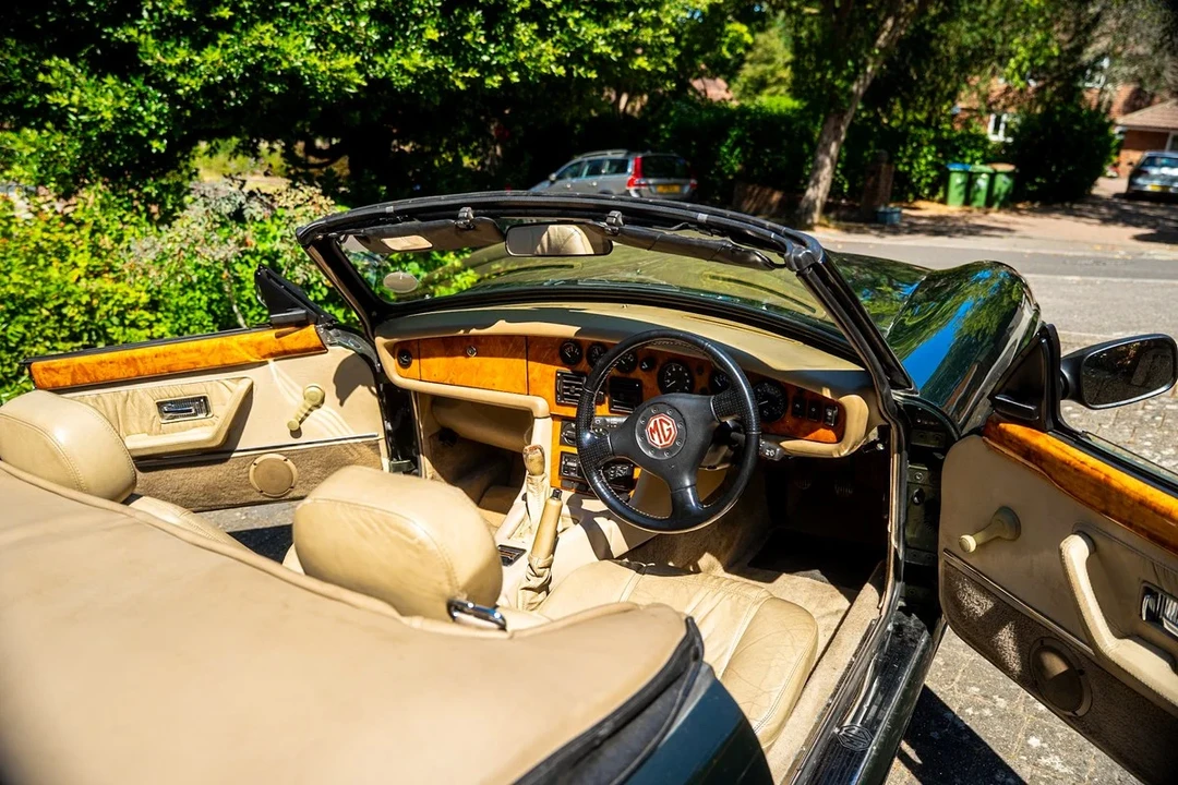1994 MG RV8 - Image 7 of 30