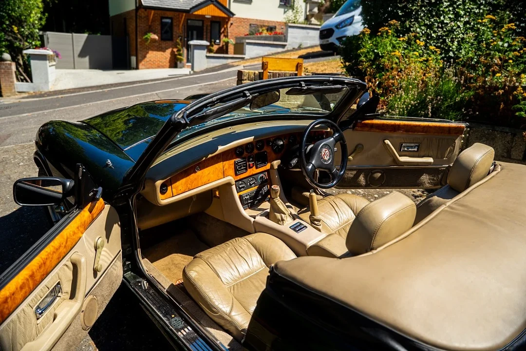 1994 MG RV8 - Image 8 of 30