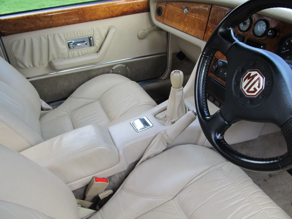 1994 MG RV8 - Image 2 of 3