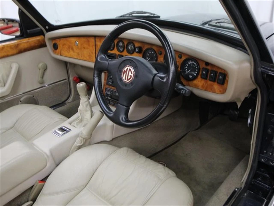 1994 MG RV8 - Image 9 of 31