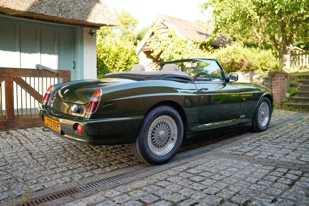 1994 MG RV8 - Image 16 of 31
