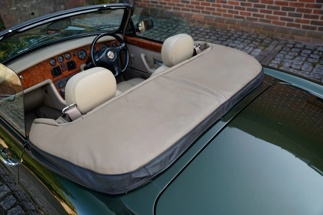 1994 MG RV8 - Image 12 of 31