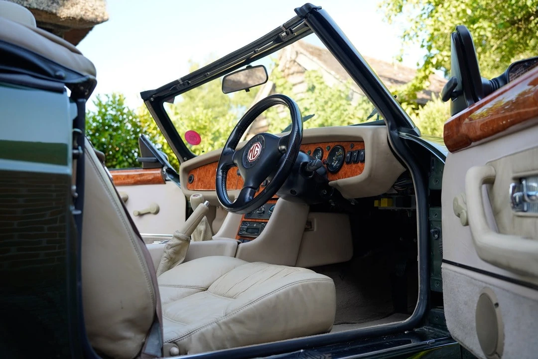 1994 MG RV8 - Image 8 of 31