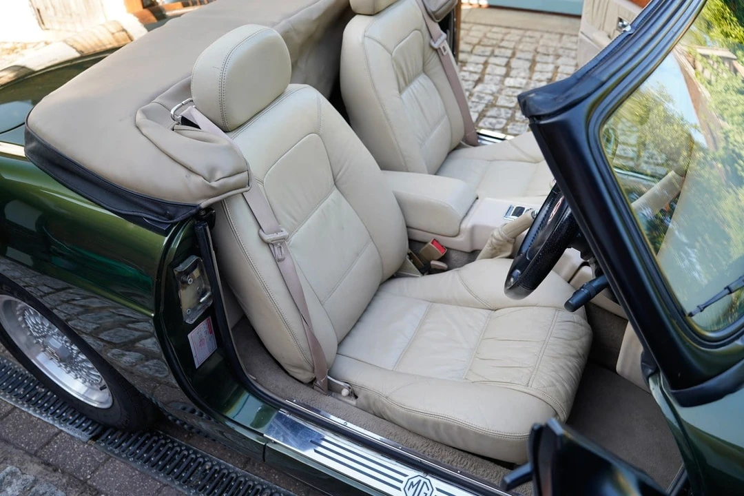 1994 MG RV8 - Image 6 of 31