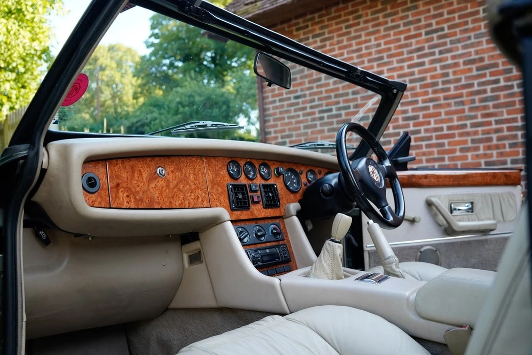 1994 MG RV8 - Image 4 of 31