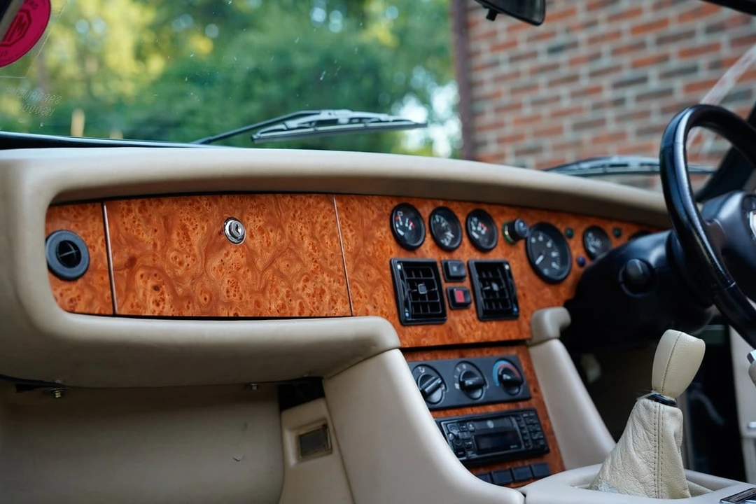 1994 MG RV8 - Image 28 of 31