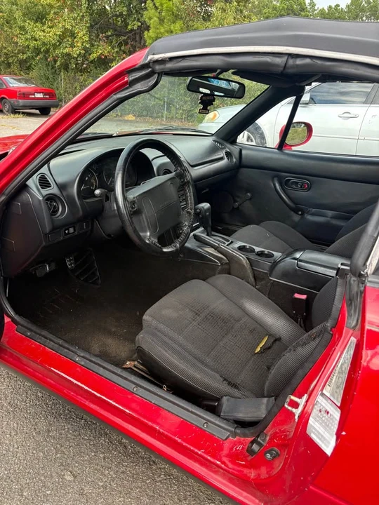 1994 Mazda NA MX-5 Miata - Image 7 of 10