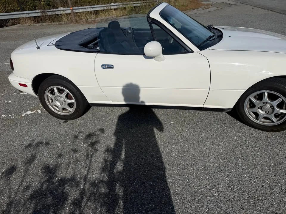 1994 Mazda NA MX-5 Miata - Image 2 of 17