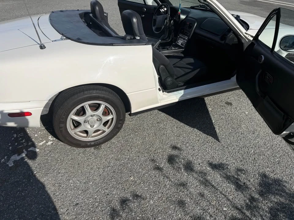 1994 Mazda NA MX-5 Miata - Image 16 of 17