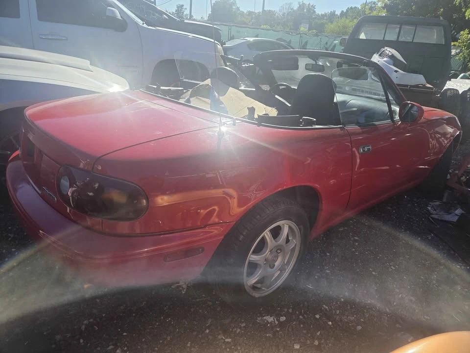 1994 Mazda NA MX-5 Miata - Image 5 of 10