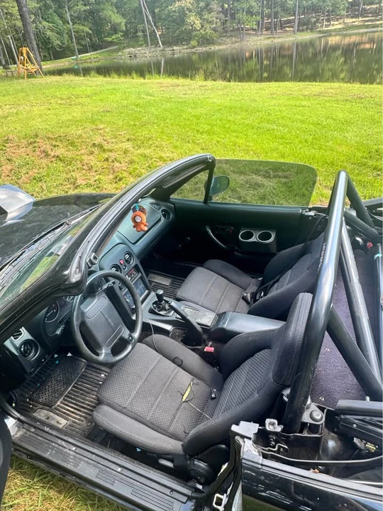 1994 Mazda NA MX-5 Miata - Image 6 of 13