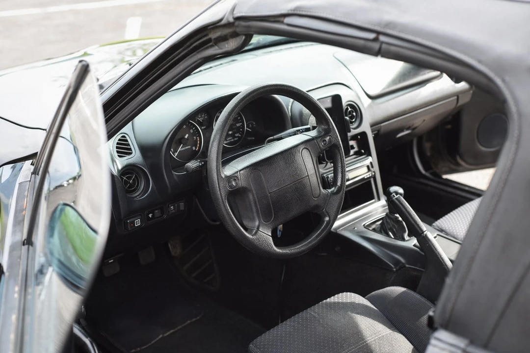 1994 Mazda NA MX-5 Miata - Image 9 of 30