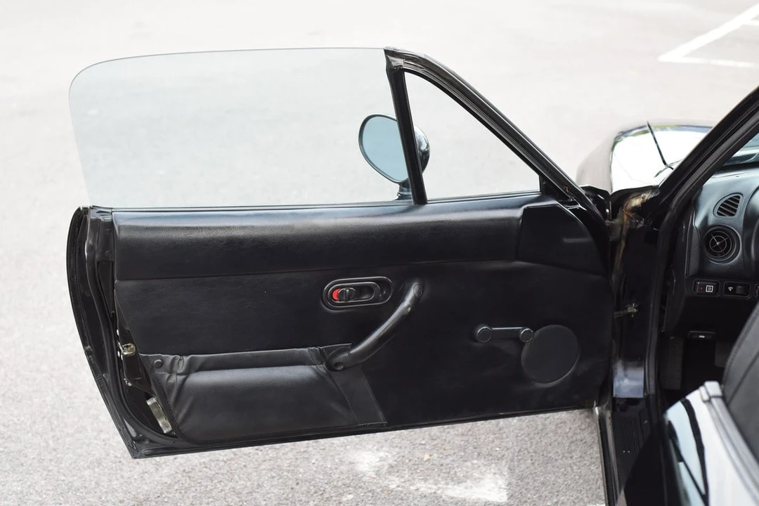1994 Mazda NA MX-5 Miata - Image 29 of 30