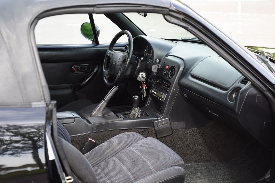 1994 Mazda NA MX-5 Miata - Image 10 of 30
