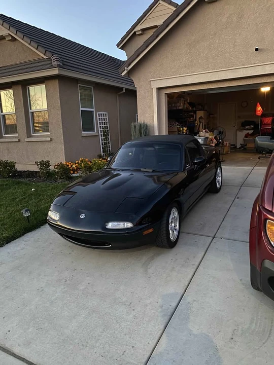 1994 Mazda NA MX-5 Miata - Image 6 of 12