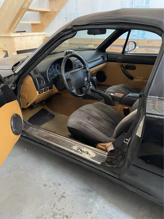 1994 Mazda NA MX-5 Miata - Image 9 of 9