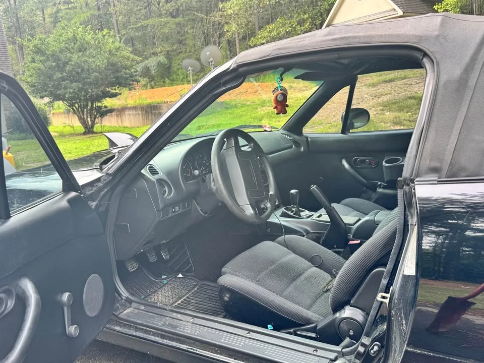1994 Mazda NA MX-5 Miata - Image 5 of 10