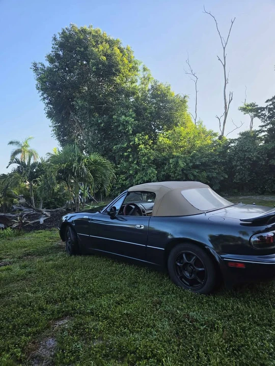 1994 Mazda NA MX-5 Miata - Image 2 of 18