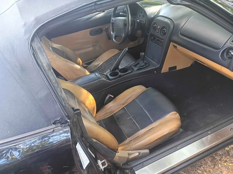 1994 Mazda NA MX-5 Miata - Image 4 of 11