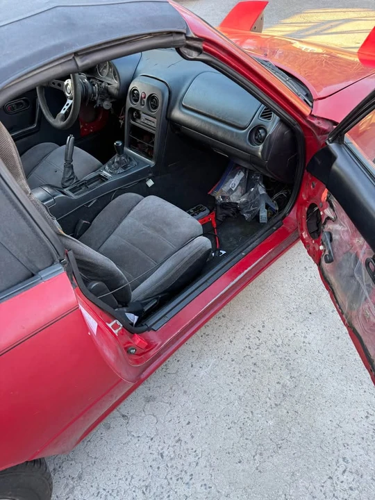 1994 Mazda NA MX-5 Miata - Image 7 of 8