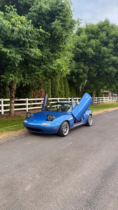 1994 Mazda NA MX-5 Miata - Image 2 of 4