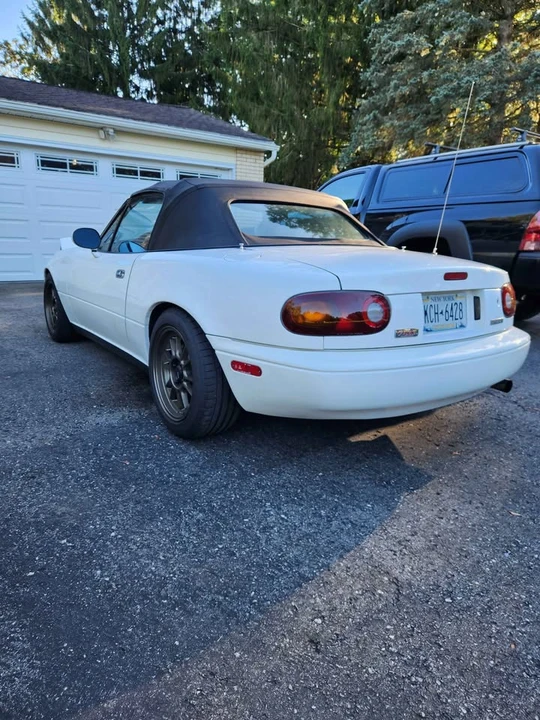 1994 Mazda NA MX-5 Miata - Image 5 of 9