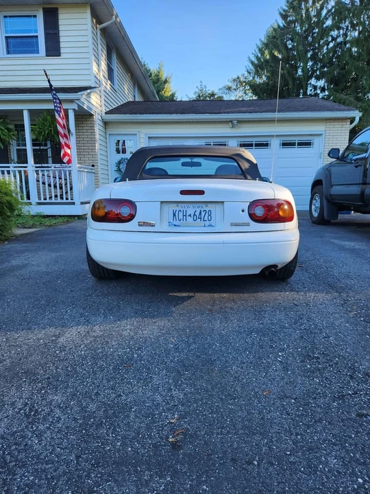 1994 Mazda NA MX-5 Miata - Image 4 of 9