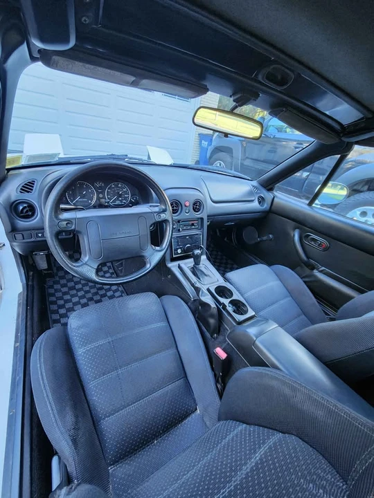 1994 Mazda NA MX-5 Miata - Image 6 of 9