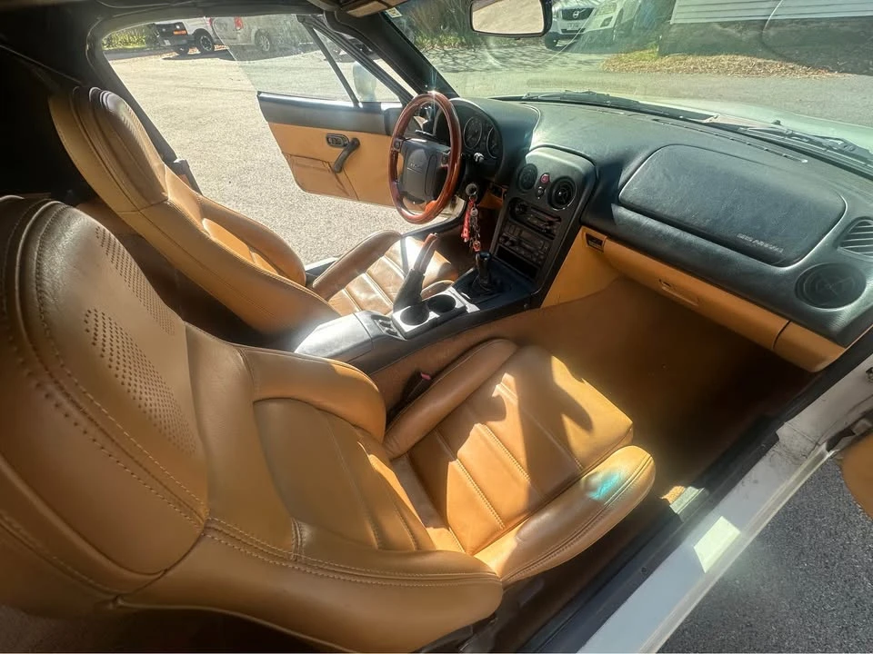 1994 Mazda NA MX-5 Miata - Image 6 of 7