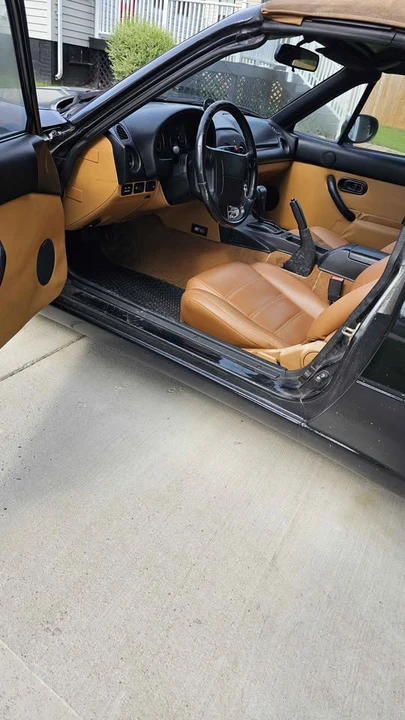 1994 Mazda NA MX-5 Miata - Image 5 of 8